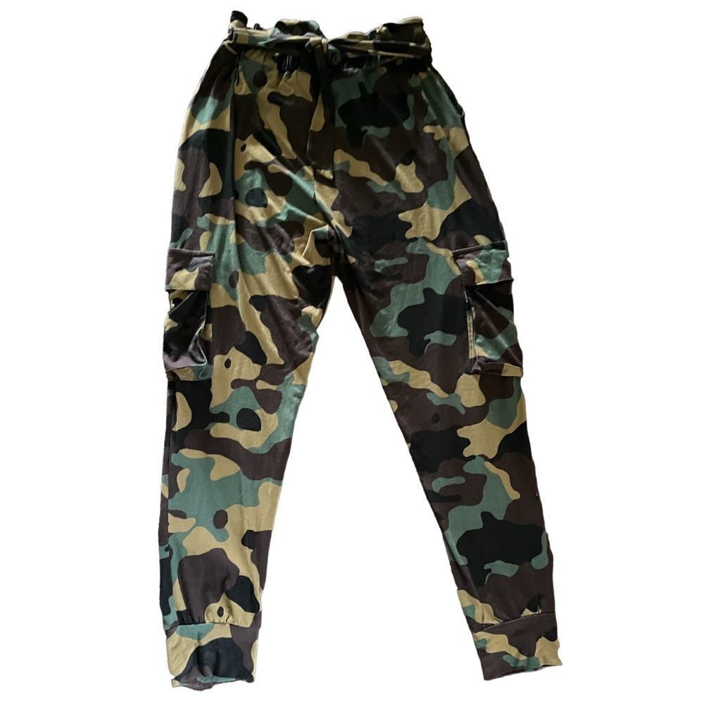 Camouflage Print Pants Women Size M Loose fit CAMO